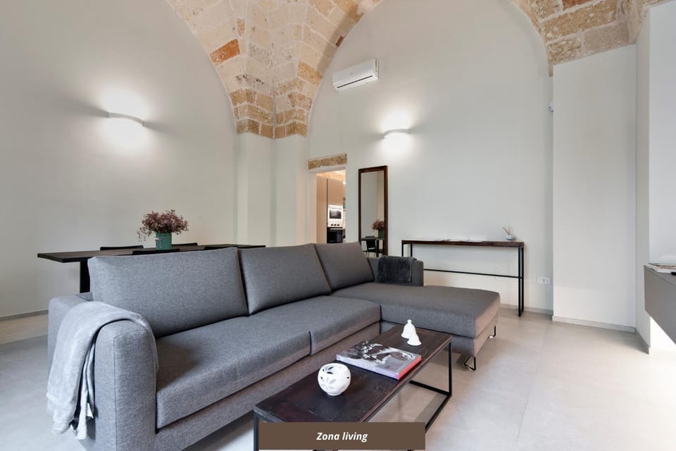 Living room, Seating area, Dining area, air conditioner
