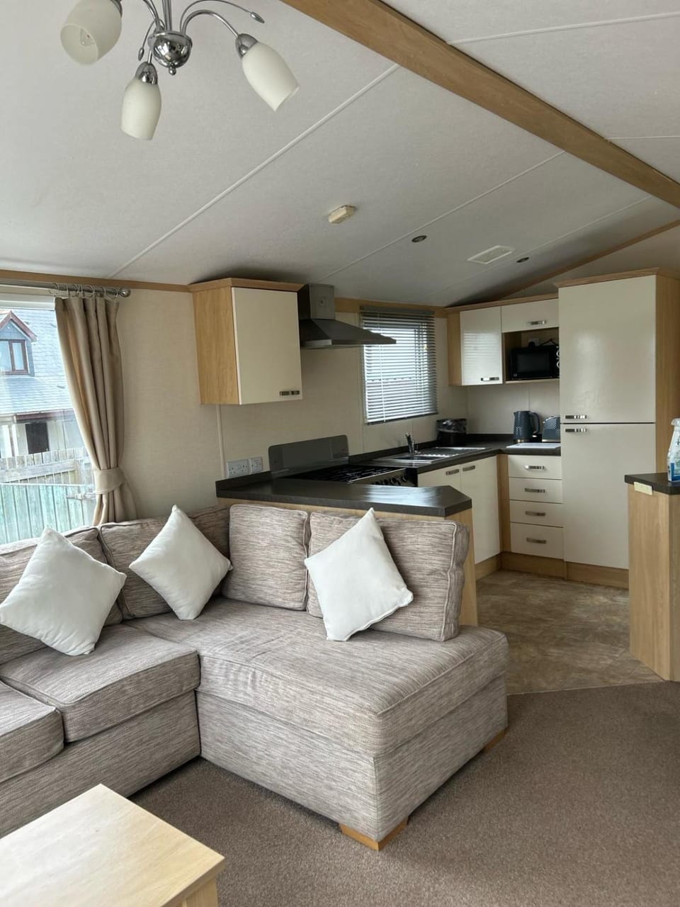 TV and multimedia, Kitchen or kitchenette, Living room, Seating area, Dining area, fireplace, pet friendly, stove