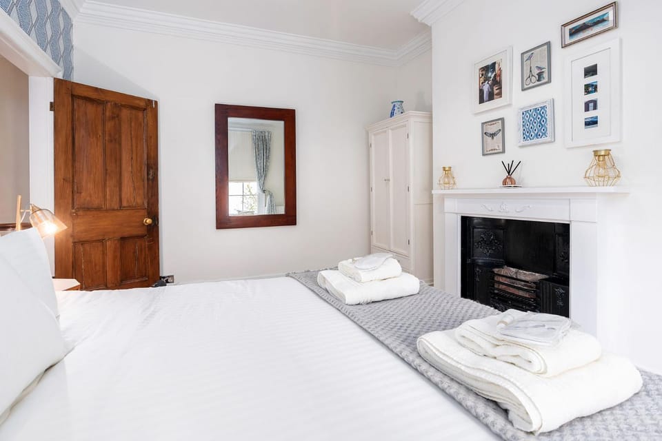 Bed, Bedroom, wardrobe