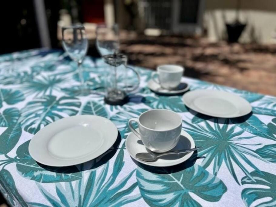 Studio 4 with Pool Access & No Loadshedding Apartment in Cape Town