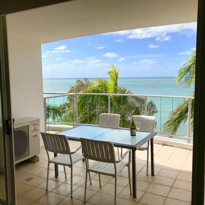 Water View Apartment- Pool Gym Parking- Simply Stunning Apartment in Hervey Bay
