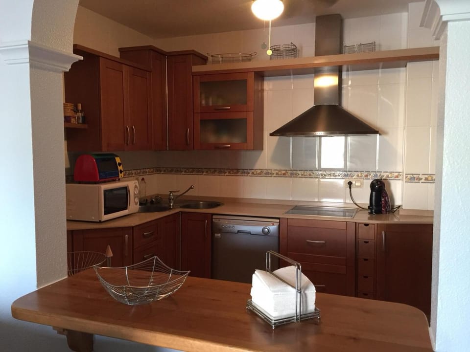 Coffee/tea facilities, Kitchen or kitchenette, Dining area, dishwasher, minibar, pet friendly, stove, toaster