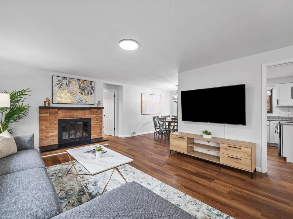 Communal lounge/ TV room