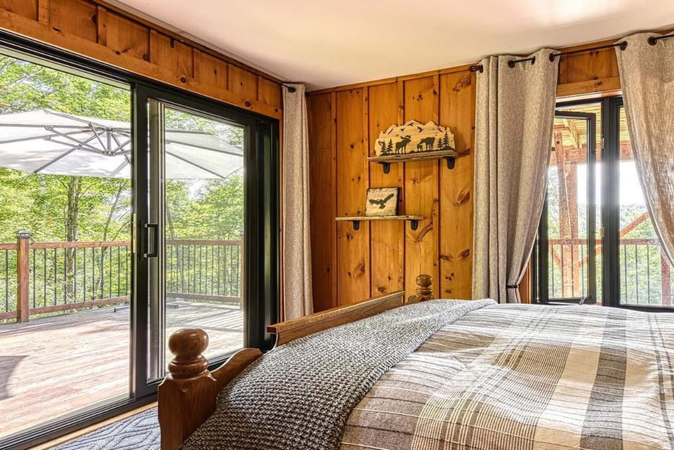 Bed, View (from property/room), Balcony/Terrace, Photo of the whole room, Bedroom