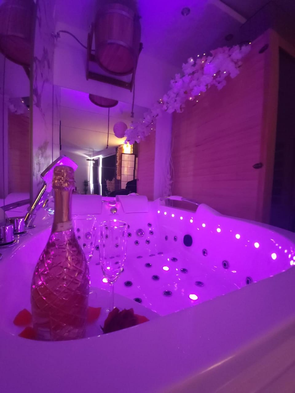 Hot Tub, Bath