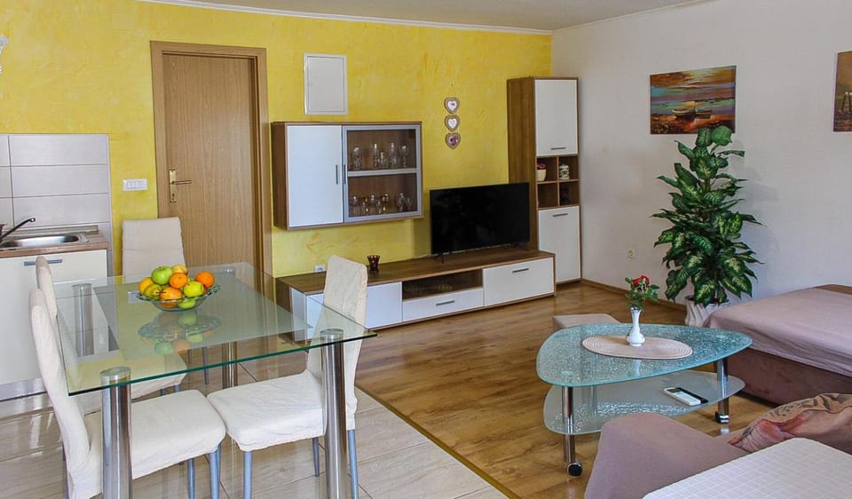 Apartmani Tina Apartment in Makarska