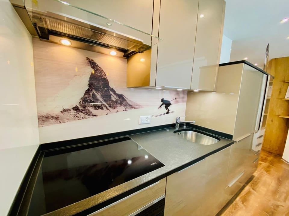 Cosy Modern Apartment with balcony and Matterhorn View Apartment in Zermatt