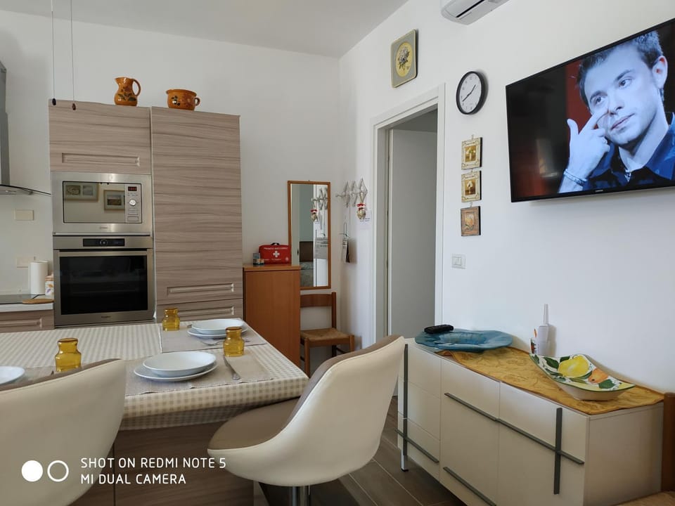 TV and multimedia, Living room, Seating area, Dining area, minibar, pet friendly