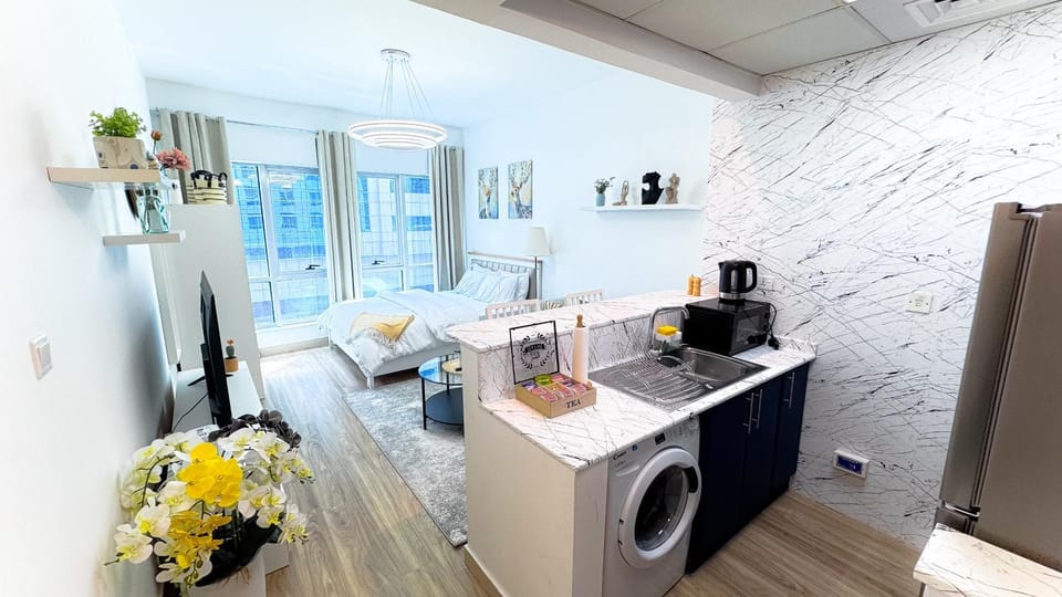 Dubai Marina - Modern Designed - Gorgeous Studio- Close Metro Station Apartment in Dubai