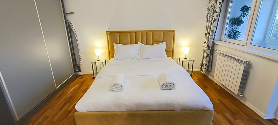 Luxury Intercontinental 4 bedrooms Old City Brand New Apartment Apartment in Bucharest