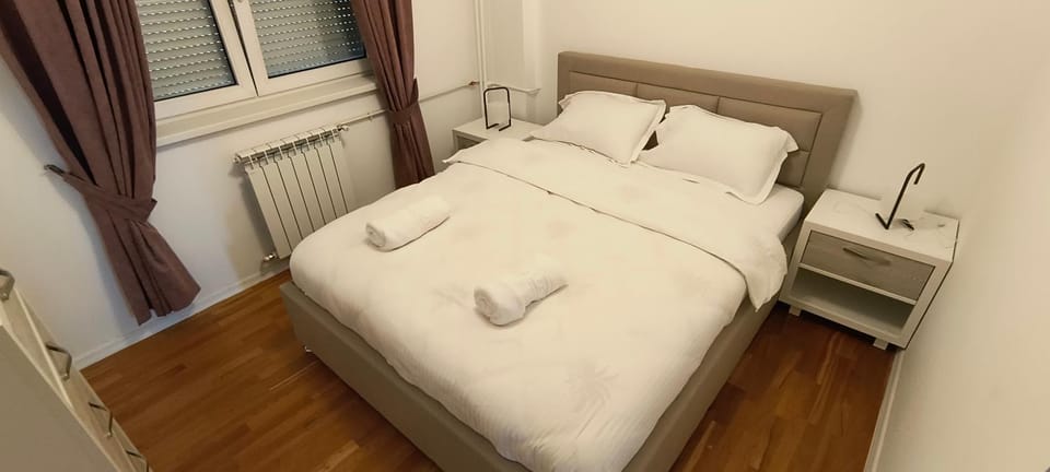 Luxury Intercontinental 4 bedrooms Old City Brand New Apartment Apartment in Bucharest