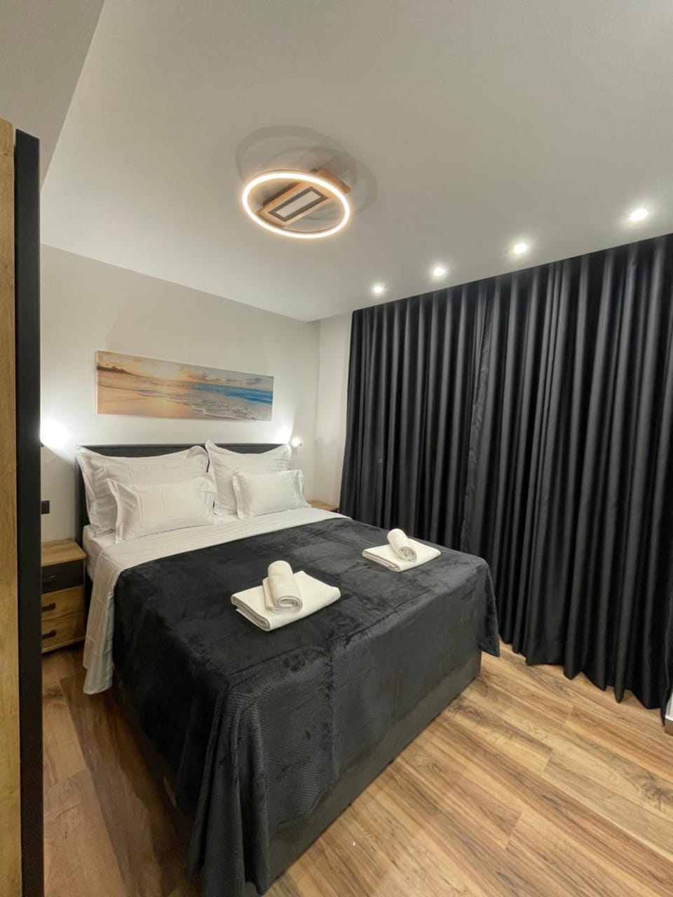 Bed, Photo of the whole room, Bedroom, towels