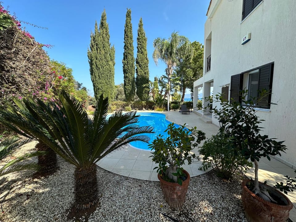 Garden, Swimming pool