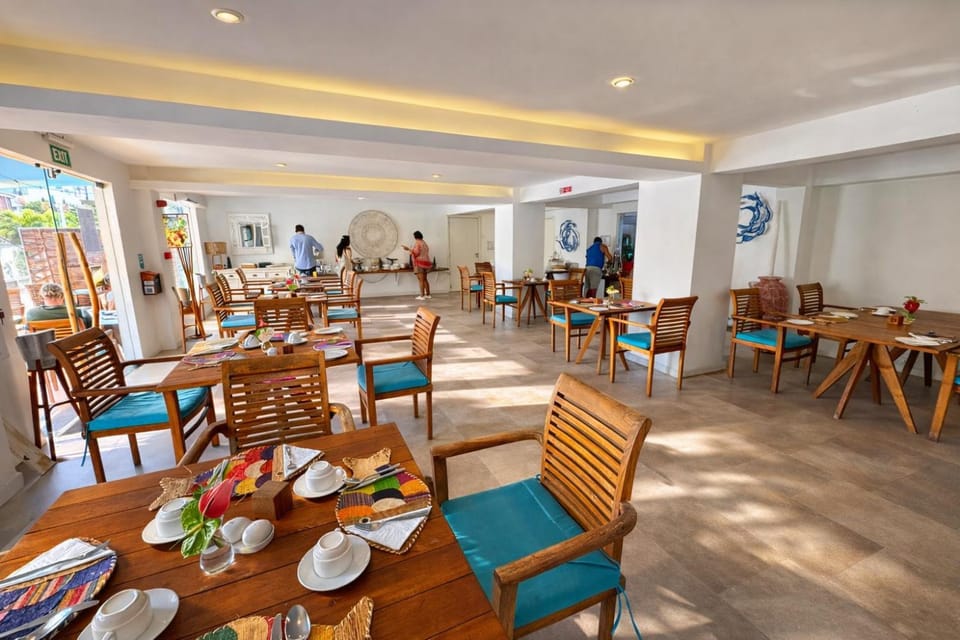 Restaurant/places to eat, Buffet breakfast