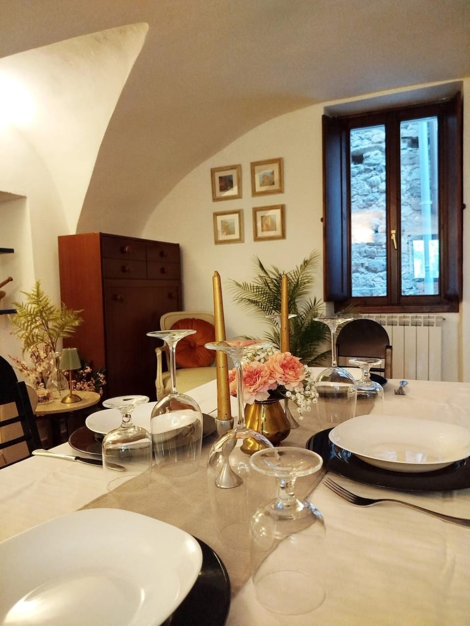 Living room, Dining area