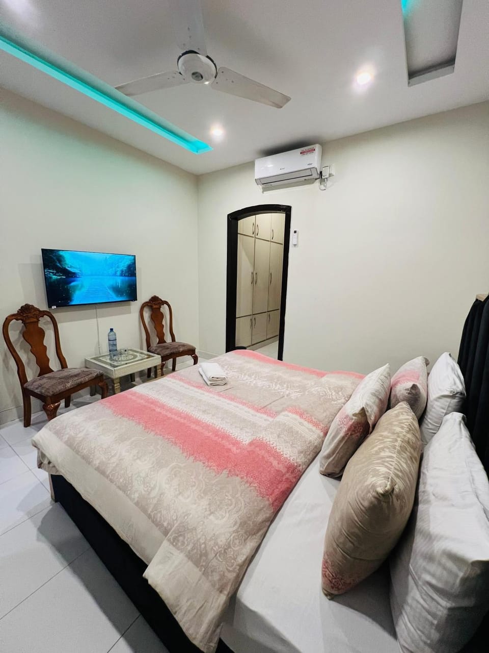 The Grand Palace Bed and Breakfast in Islamabad