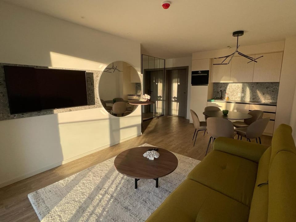 TV and multimedia, Kitchen or kitchenette, Living room, Dining area