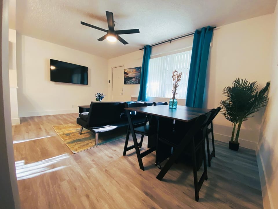 TV and multimedia, Living room, Dining area