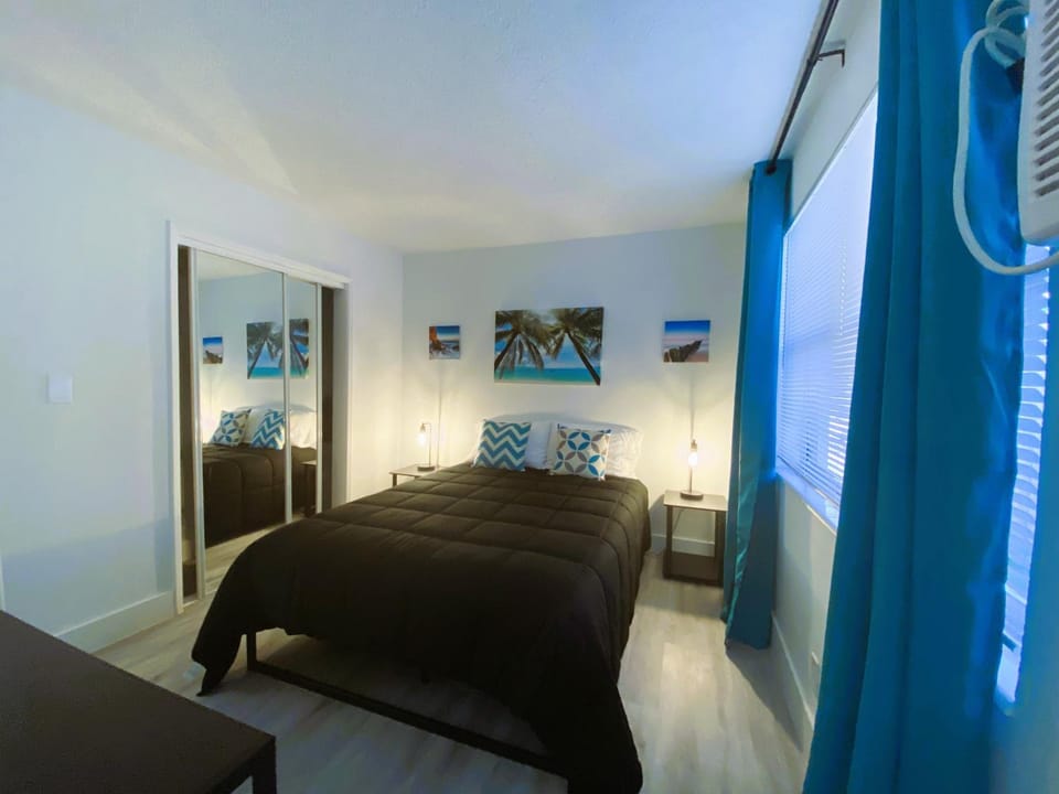 Bed, Bedroom, air conditioner