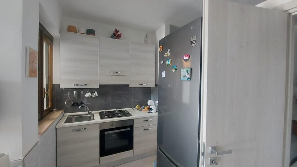 Kitchen or kitchenette, dishwasher