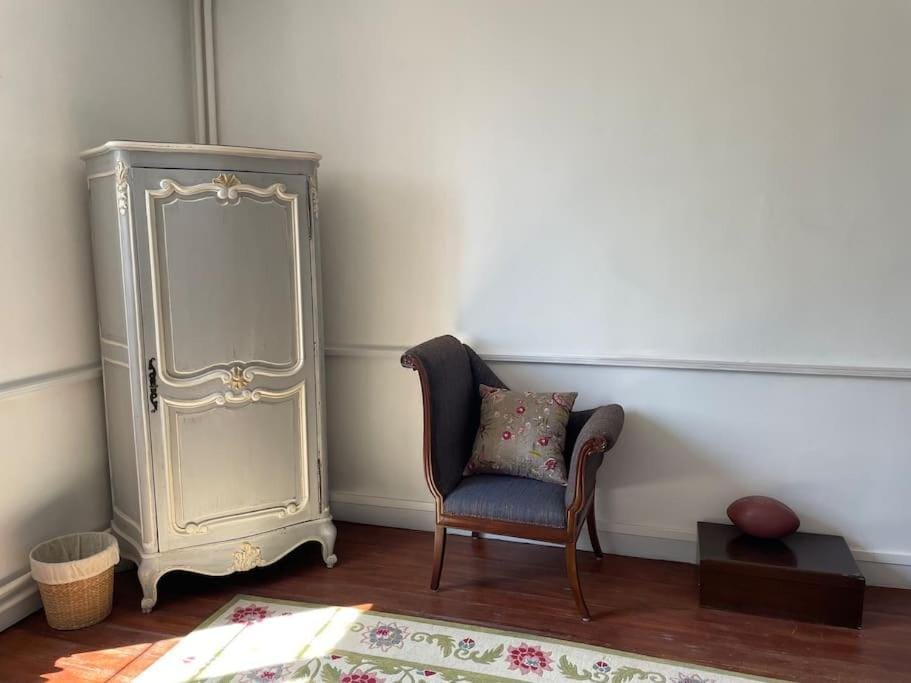 Seating area, wardrobe