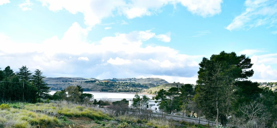 Nearby landmark, Natural landscape, Lake view