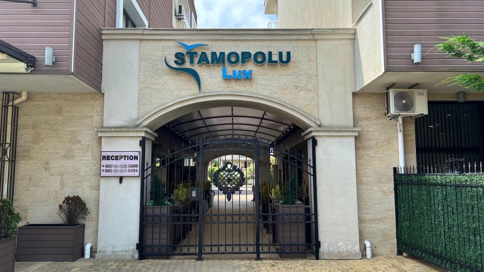 Property building, Facade/entrance