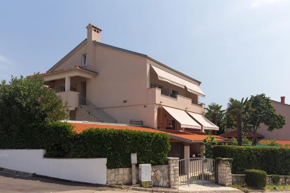 Studio Ruzmarin Bed and Breakfast in Krk