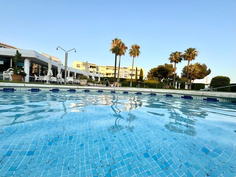 Property building, Restaurant/places to eat, Swimming pool