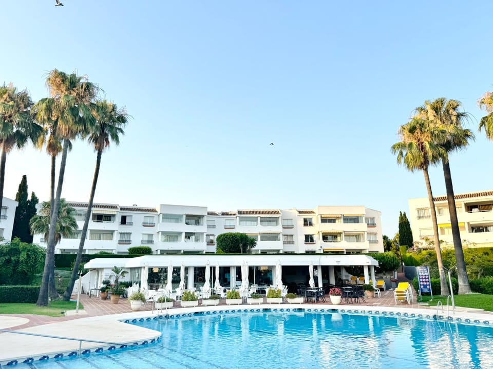 Property building, Restaurant/places to eat, Lounge or bar, Swimming pool, Breakfast