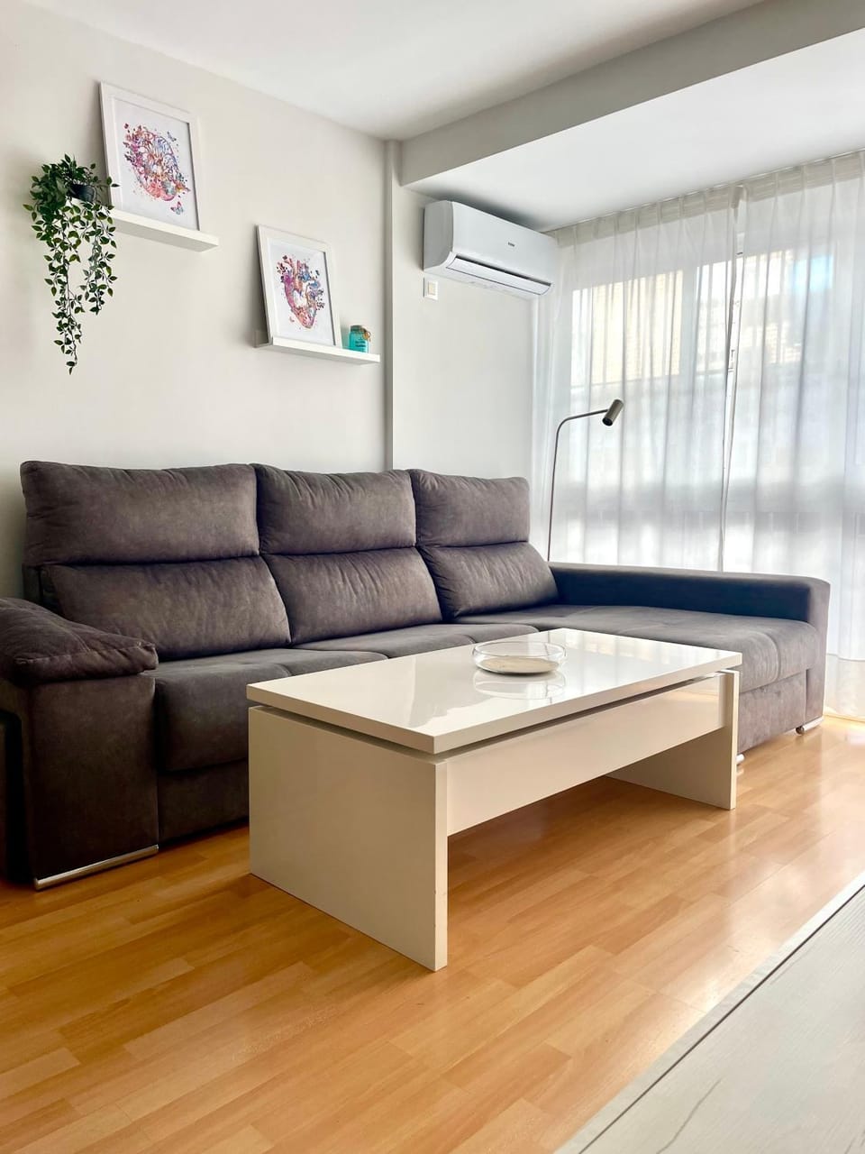 Living room, Seating area, air conditioner
