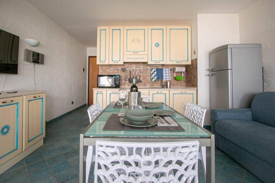 TV and multimedia, Kitchen or kitchenette, Living room, minibar