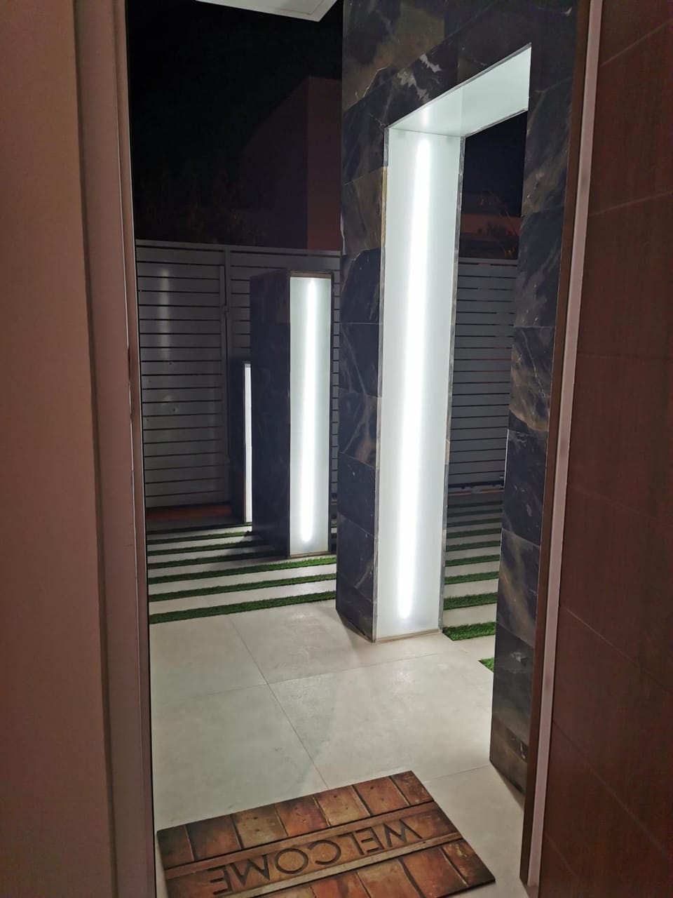 Facade/entrance