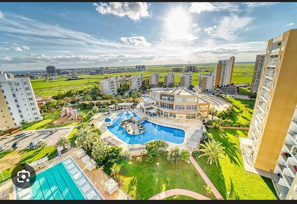 Property building, Nearby landmark, Bird's eye view, Swimming pool