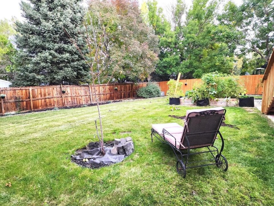 Spacious Bungalow with Big Yard near DEN Bed and Breakfast in Westminster