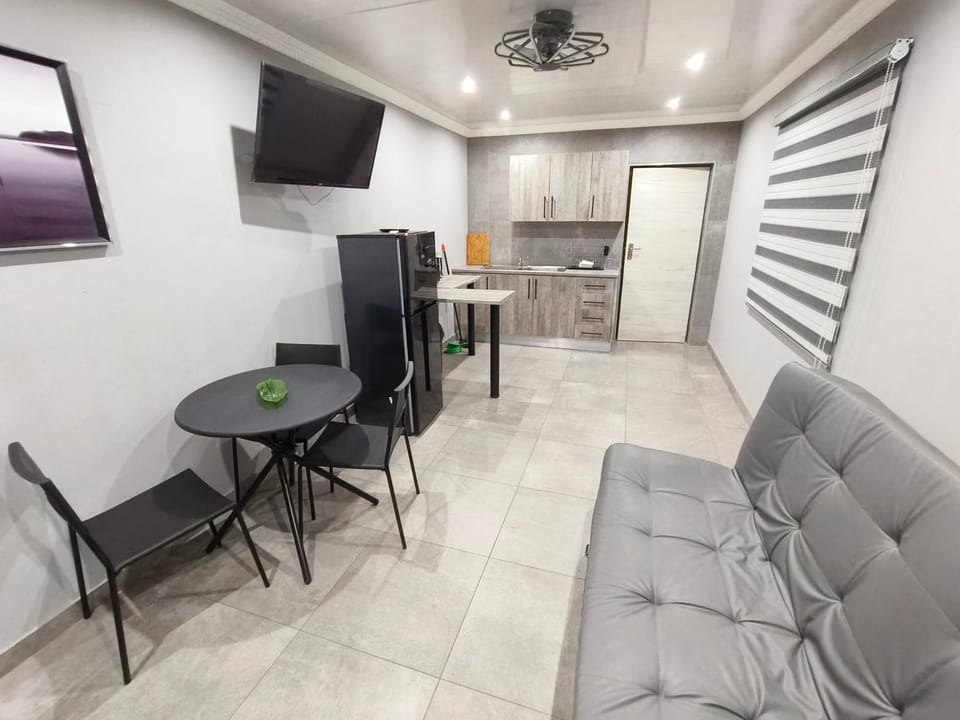 TV and multimedia, Kitchen or kitchenette, Seating area, Dining area