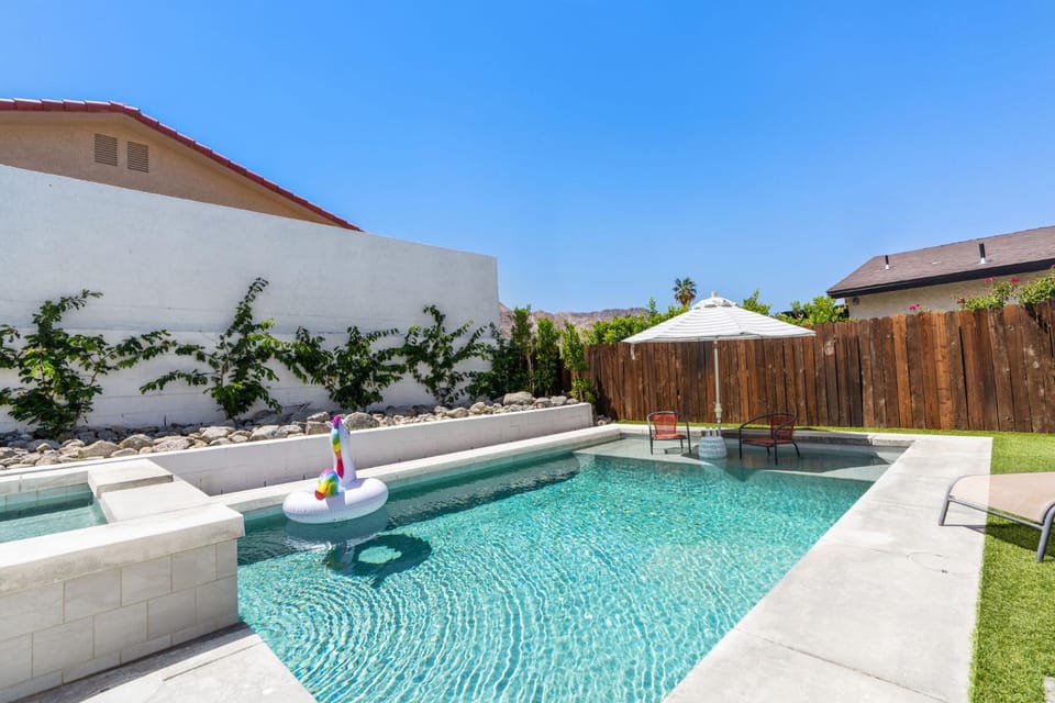 Swimming pool, Swimming pool
