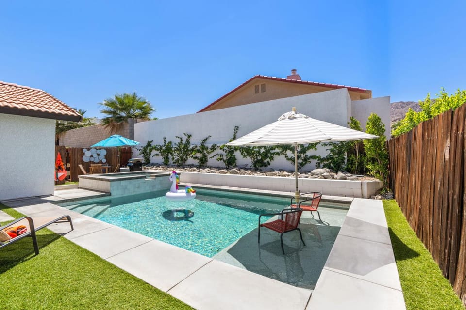 Swimming pool, Swimming pool