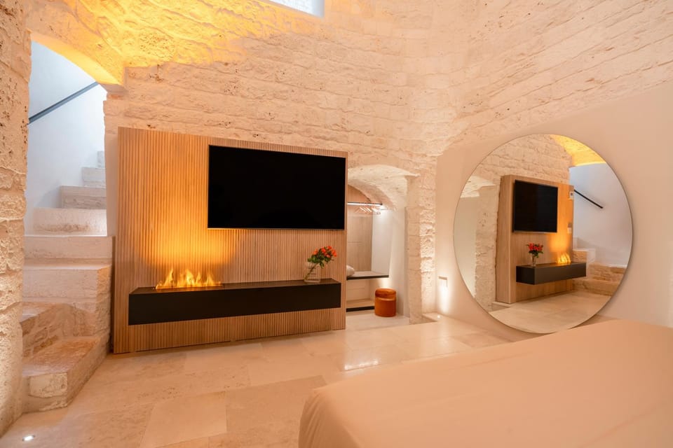 Communal lounge/ TV room, TV and multimedia, Bedroom, fireplace