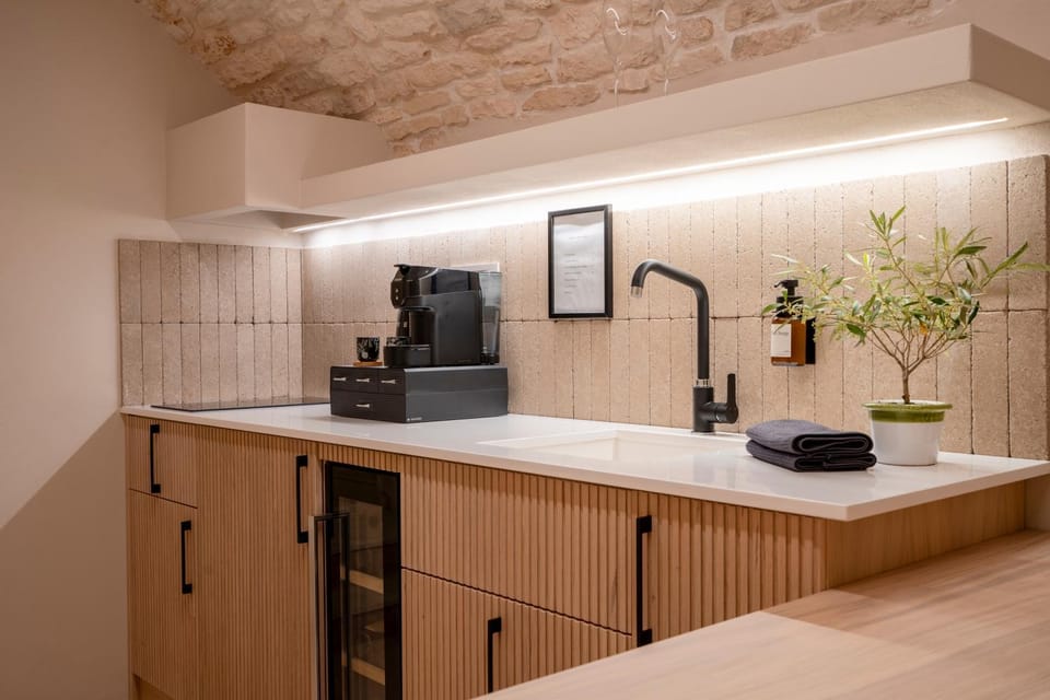 Coffee/tea facilities, Kitchen or kitchenette, minibar