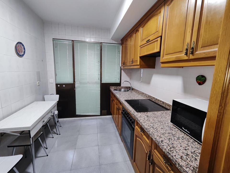 Kitchen or kitchenette, minibar, pet friendly, stove