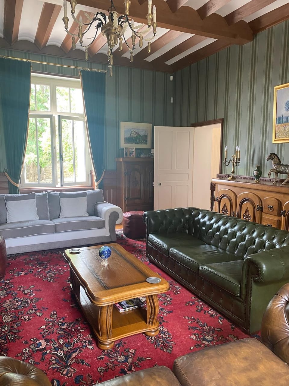 Seating area