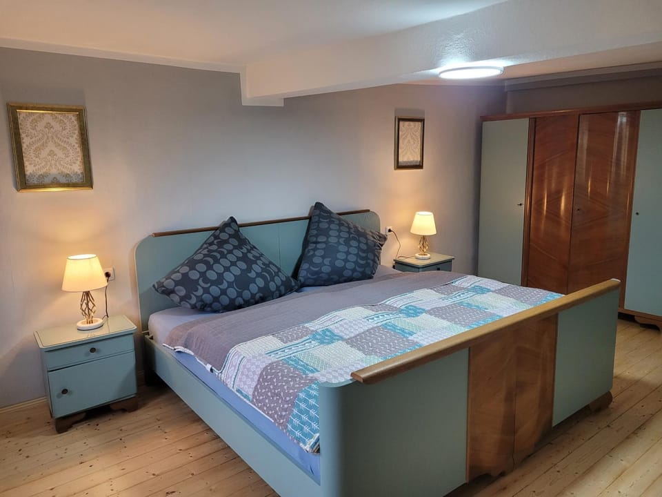 Bed, Photo of the whole room, Bedroom, wardrobe
