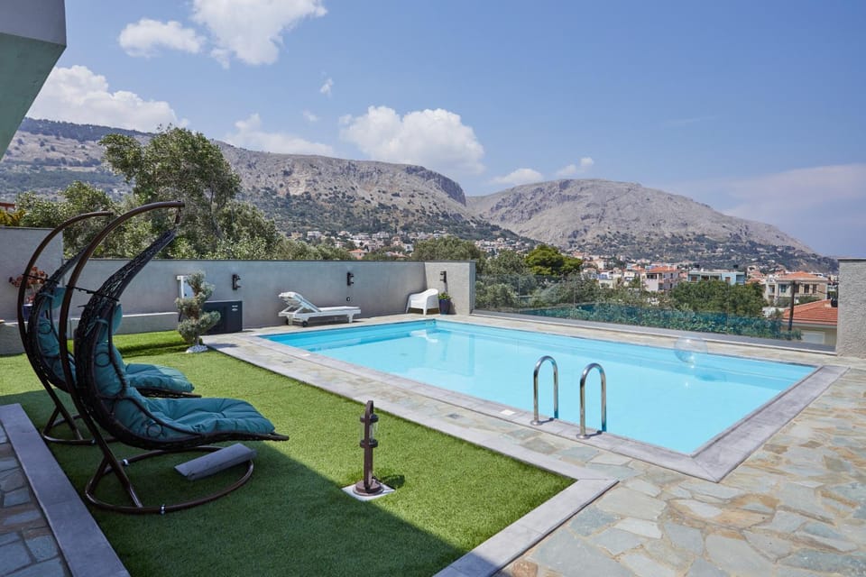 Day, Natural landscape, Balcony/Terrace, Mountain view, Pool view, Swimming pool, sunbed