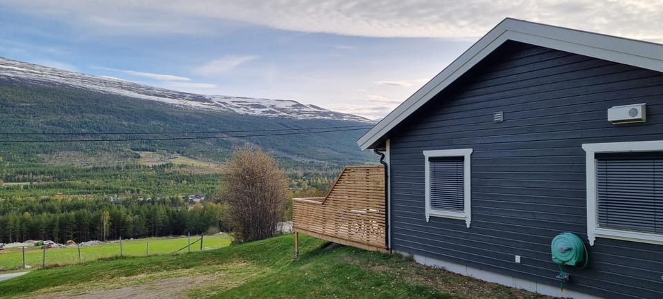 Property building, Natural landscape, Mountain view