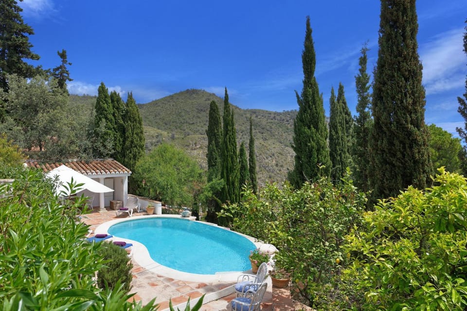 Day, Natural landscape, Garden, Garden view, Mountain view, Pool view, Swimming pool, sunbed