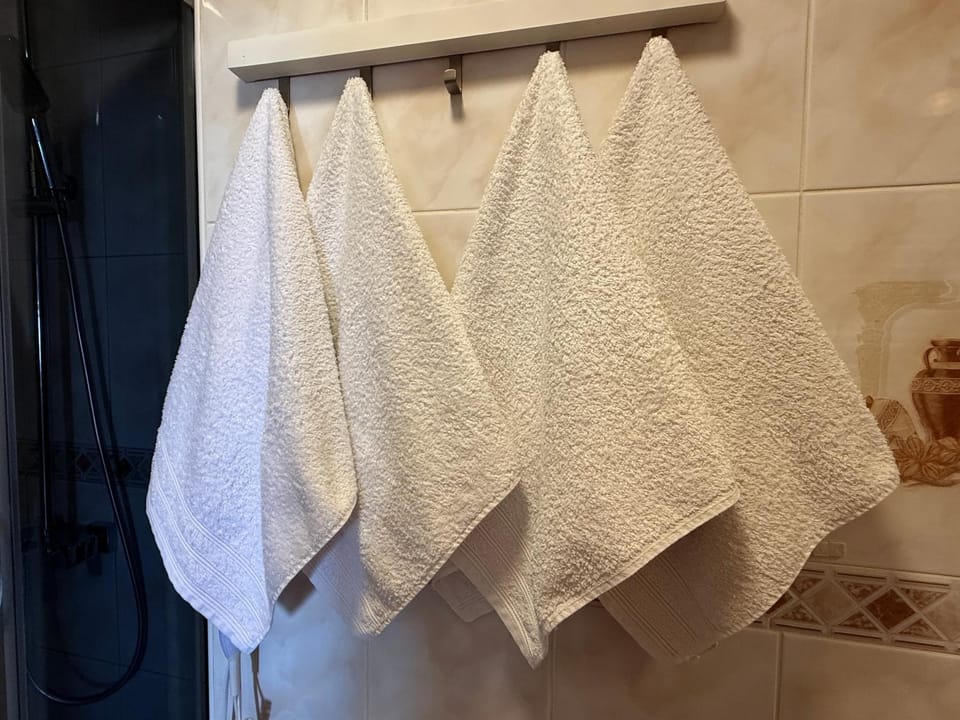 Bathroom, towels