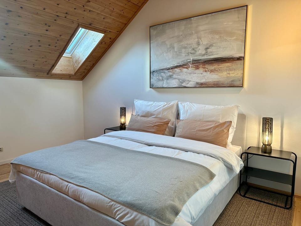 Bed, Bedroom