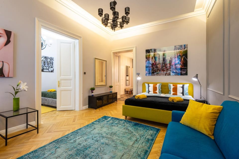 Bed, Living room, Photo of the whole room