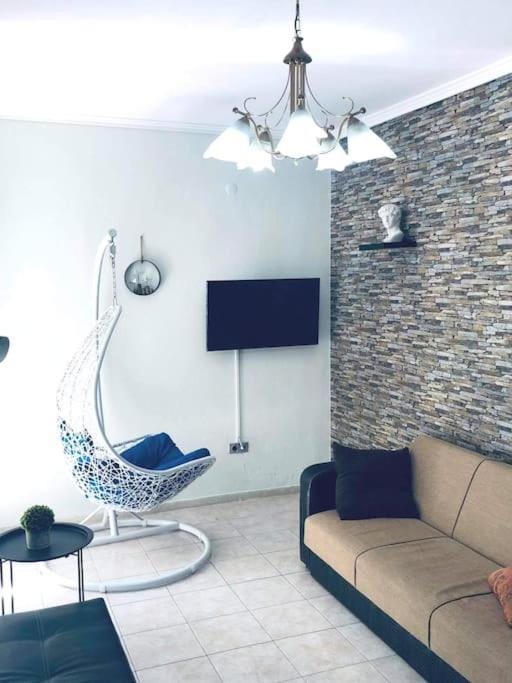 Communal lounge/ TV room, TV and multimedia, Living room, Seating area